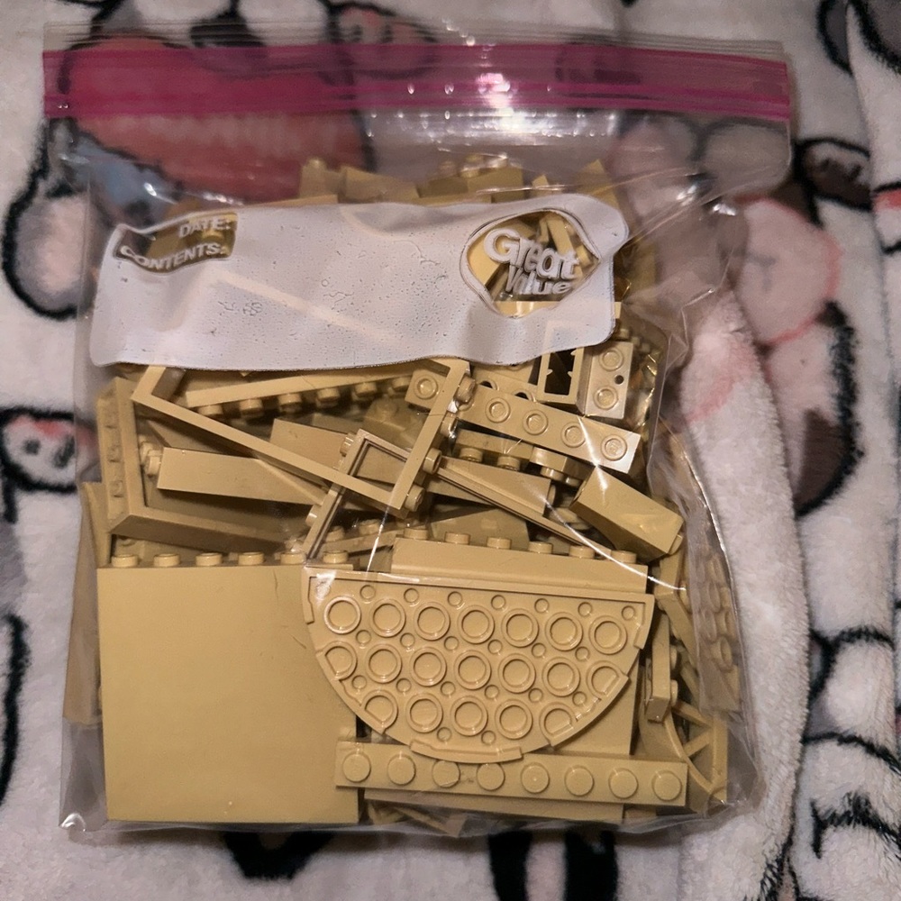 Bag of beige legos